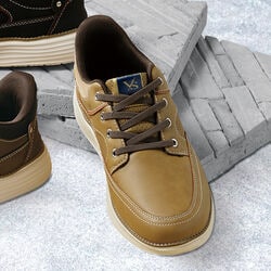 ライトブラウン