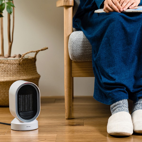 【新品】セラミックヒーター 首振り機能付き 首振り機能付きセラミックヒーター＆ファン(ホワイト): 生活雑貨・家電