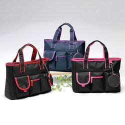 超軽量ポケットいっぱい多機能トート