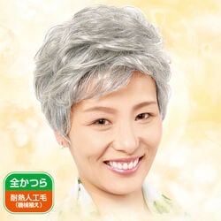 ふんわりおしゃれなグレイヘア
