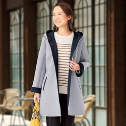 上品見えで柔らか！配色使いお出掛けコート