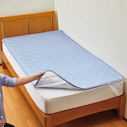 ひんやり冷感滑りにくい敷きパッド