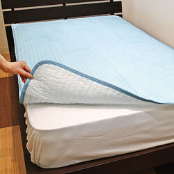 オールシーズン使える滑りにくい綿パイル敷きパッド