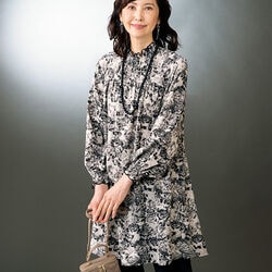 バラ柄シャーリングチュニックワンピース