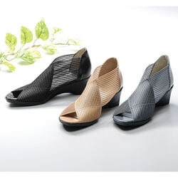 足がキレイに見えるメッシュパンプス