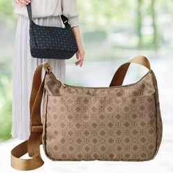 お出かけが楽しくなる軽量ショルダーバッグ