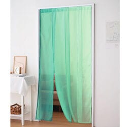 風透る4連のれん