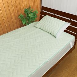 サイズが豊富な速乾敷きパッド