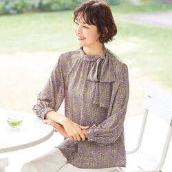 ボウタイブラウス