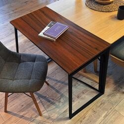 折りたたみできるデスク