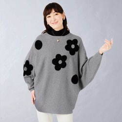 花モチーフドルマンセーター