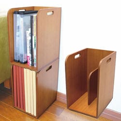 重ねられるブックラック