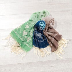 コード刺しゅうのフラワーストール