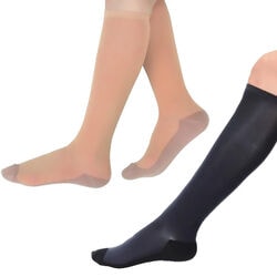 まるでストッキングを履いたような靴下同色2足組