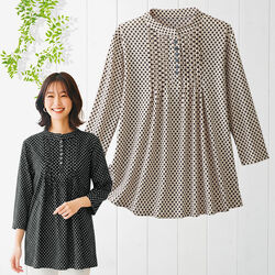 水玉ピンタックブラウス
