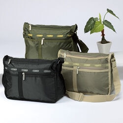 容量拡張ファスナー付ショルダーバッグ