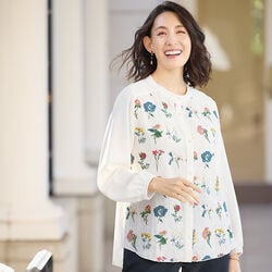 彩り花柄刺しゅうブラウス