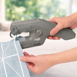 ハンディー&置き型2WAYミシン