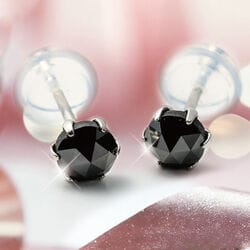 プラチナダイヤモンドピアス