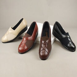 ふんわりのびのび軽量タウンウォーククロス