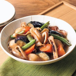 レンジで簡単！イカとごろっと野菜のほっこり煮