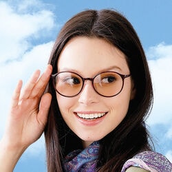 目にやさしい薄色小顔サングラス